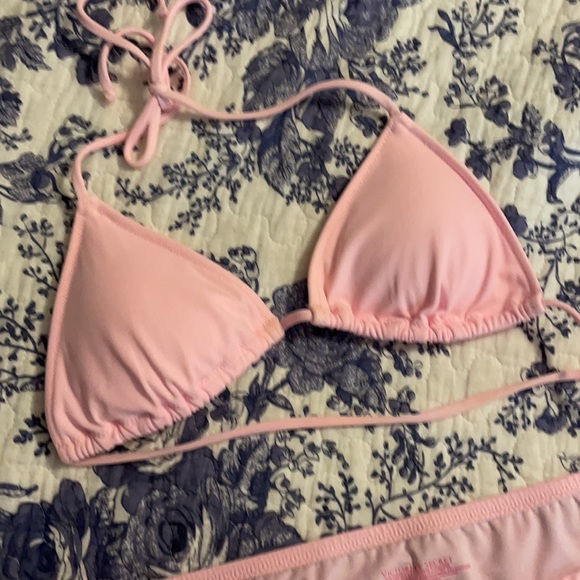 Baby Pink VS Bikini 👙 - Picture 2 of 8
